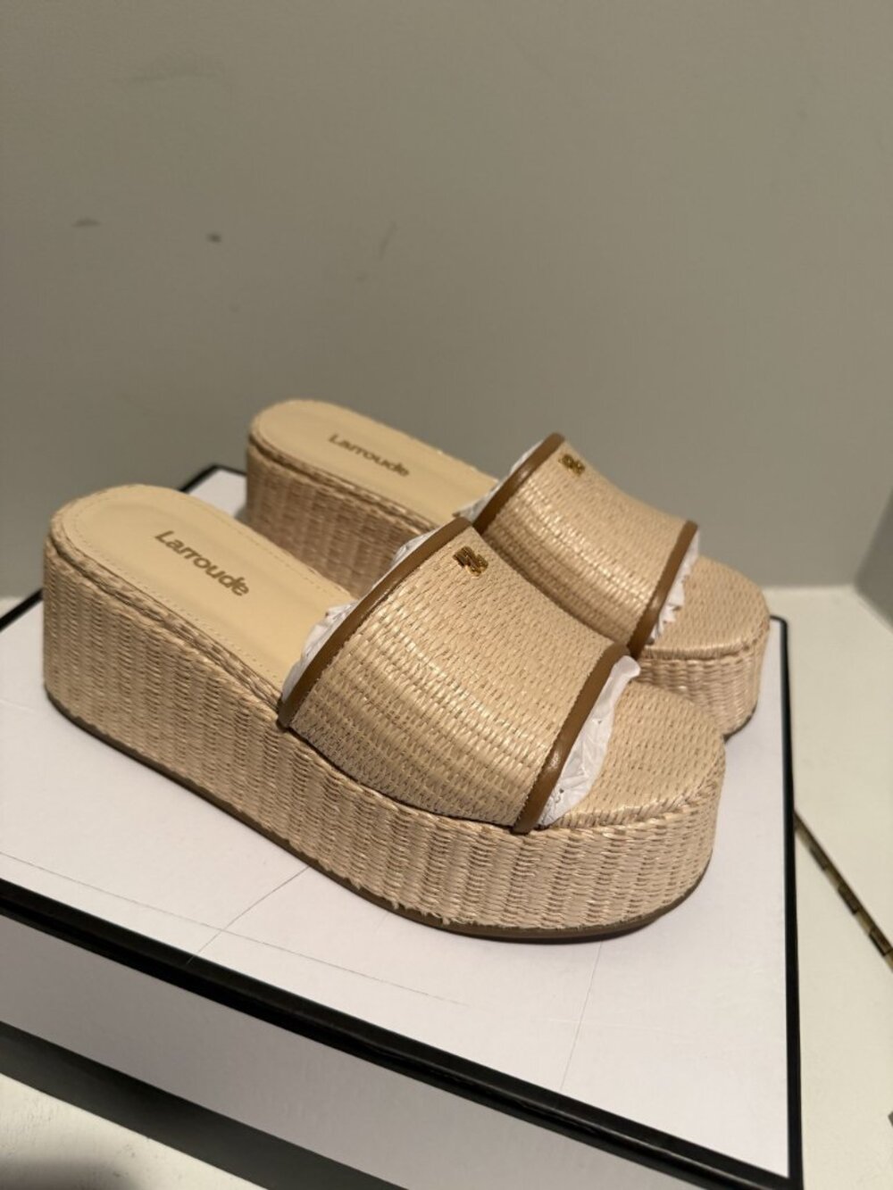 NWB Larroude Alex Platform Mules Sandals Raffia Natural Size 5.5 $315 [jb] - Picture 8 of 16